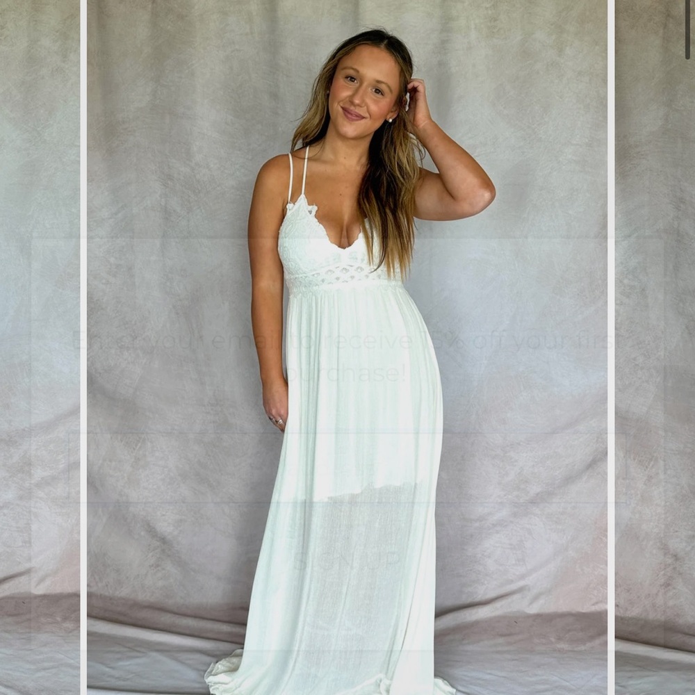 Elegant White Maxi Dress